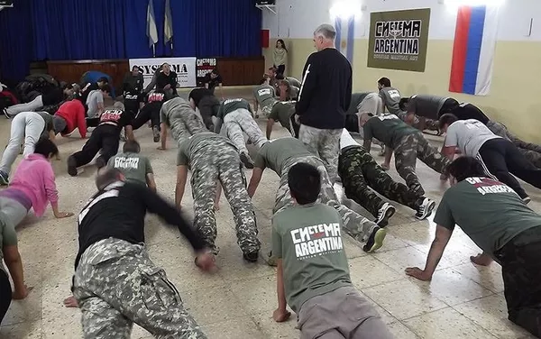 Personas practican Systema en Argentina - Sputnik Mundo