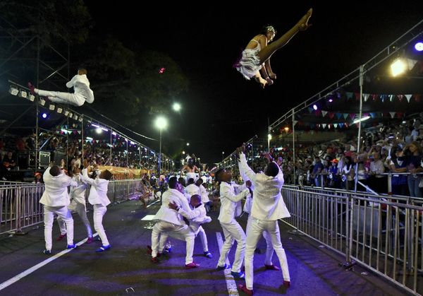 El desfile Salsódromo arrasa en Colombia - Sputnik Mundo
