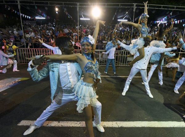 El desfile Salsódromo arrasa en Colombia - Sputnik Mundo
