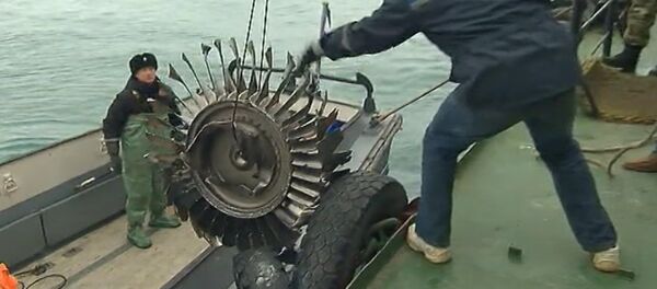 Componiendo el puzle de la tragedia: la recuperación de fragmentos del Tu-154 - Sputnik Mundo