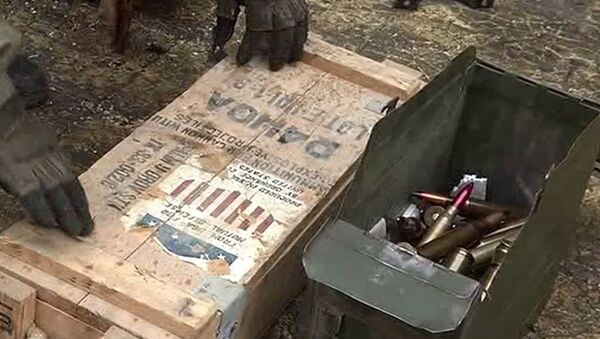 Zapadores rusos hallan un escondrijo de armas de producción estadounidense y europea - Sputnik Mundo