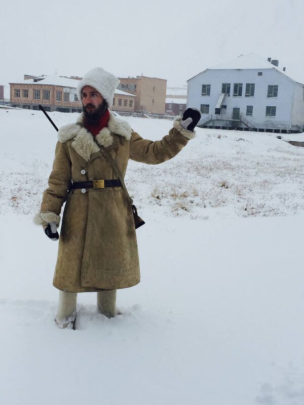 El aspecto algo guerrero de Sasha es una mezcla de la imagen y la necesidad real - Sputnik Mundo