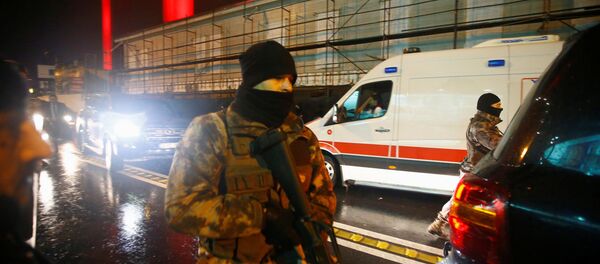 Policía turca cerca del lugar del atentado en Estambul - Sputnik Mundo