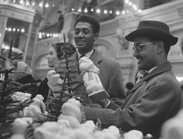 ¡Feliz año nuevo camaradas! Así se celebraba el Fin de Año en los tiempos de la URSS - Sputnik Mundo