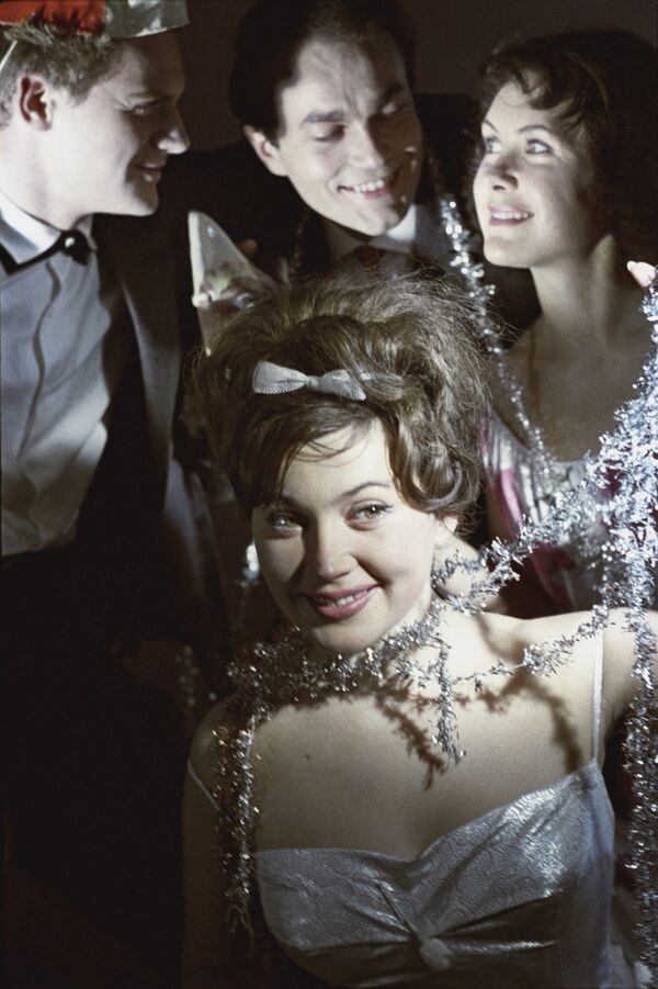 ¡Feliz año nuevo camaradas! Así se celebraba el Fin de Año en los tiempos de la URSS - Sputnik Mundo