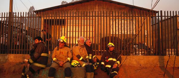 Los bomberos chilenos Los bomberos chilenos - Sputnik Mundo