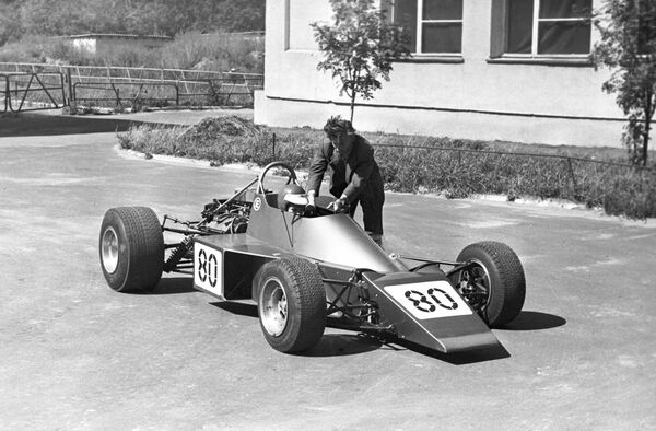 Carruajes y vehículos anfibios: GAZ, 85 años de historia de la automoción rusa - Sputnik Mundo