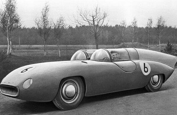 Carruajes y vehículos anfibios: GAZ, 85 años de historia de la automoción rusa - Sputnik Mundo