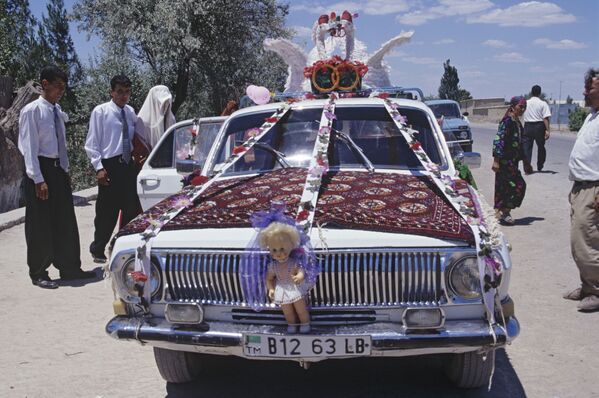 Carruajes y vehículos anfibios: GAZ, 85 años de historia de la automoción rusa - Sputnik Mundo