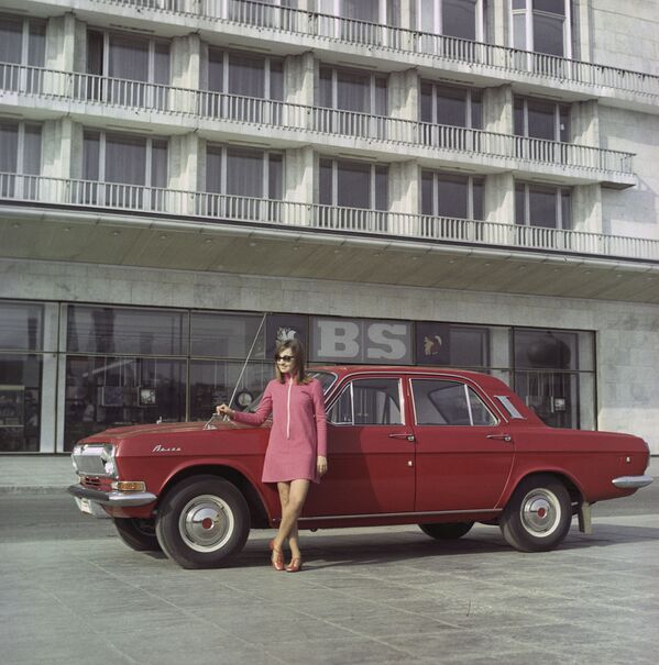 Carruajes y vehículos anfibios: GAZ, 85 años de historia de la automoción rusa - Sputnik Mundo