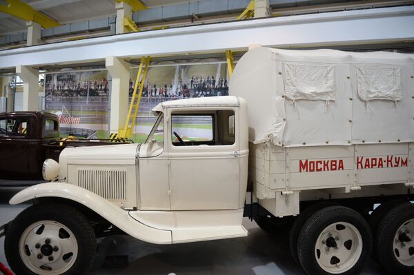 Russia's Largest Car Manufacturer Celebrates 85 Years of Service - Sputnik Mundo