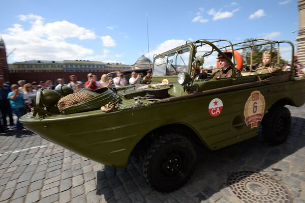 Carruajes y vehículos anfibios: GAZ, 85 años de historia de la automoción rusa - Sputnik Mundo