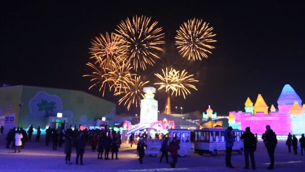 Festival de esculturas de hielo deslumbra a los visitantes - Sputnik Mundo