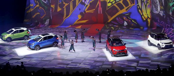 Los coches eléctricos del fabricante chino BYD durante una presentación Los coches eléctricos del fabricante chino BYD durante una presentación - Sputnik Mundo