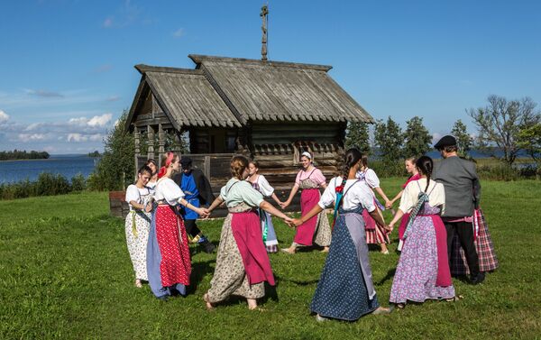 Jorovod, danza tradicional rusa - Sputnik Mundo