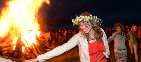 Jorovod, danza tradicional rusa Jorovod, danza tradicional rusa - Sputnik Mundo