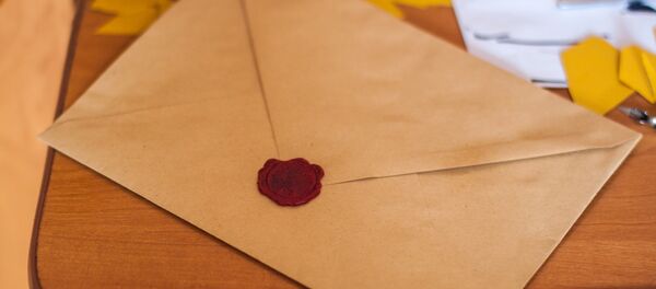 Un sobre - Sputnik Mundo