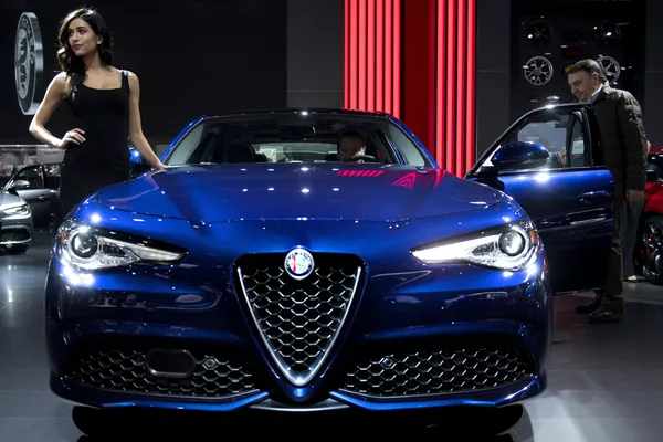 Salón del Automóvil de Detroit: belleza y sensualidad sobre cuatro ruedas Salón del Automóvil de Detroit: belleza y sensualidad sobre cuatro ruedas - Sputnik Mundo
