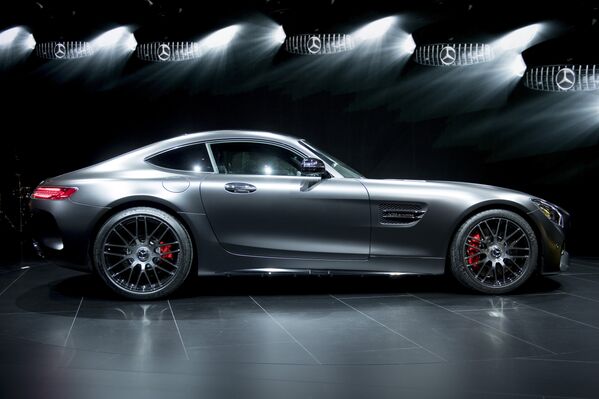 Salón del Automóvil de Detroit: belleza y sensualidad sobre cuatro ruedas - Sputnik Mundo