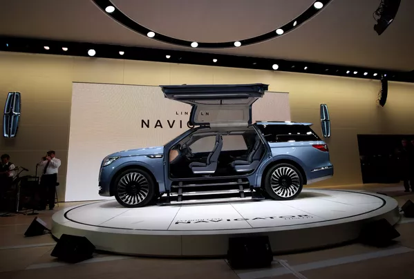 Salón del Automóvil de Detroit: belleza y sensualidad sobre cuatro ruedas Salón del Automóvil de Detroit: belleza y sensualidad sobre cuatro ruedas - Sputnik Mundo