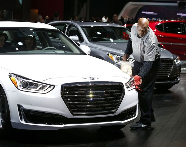 Salón del Automóvil de Detroit: belleza y sensualidad sobre cuatro ruedas - Sputnik Mundo