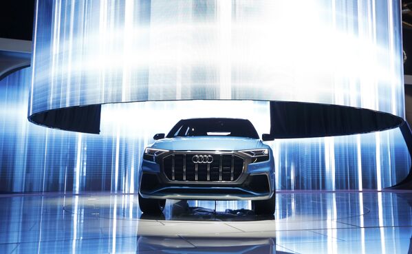 Salón del Automóvil de Detroit: belleza y sensualidad sobre cuatro ruedas - Sputnik Mundo