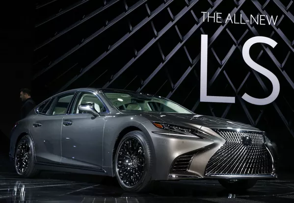 Salón del Automóvil de Detroit: belleza y sensualidad sobre cuatro ruedas Salón del Automóvil de Detroit: belleza y sensualidad sobre cuatro ruedas - Sputnik Mundo
