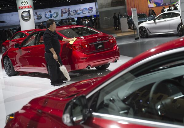 Salón del Automóvil de Detroit: belleza y sensualidad sobre cuatro ruedas - Sputnik Mundo