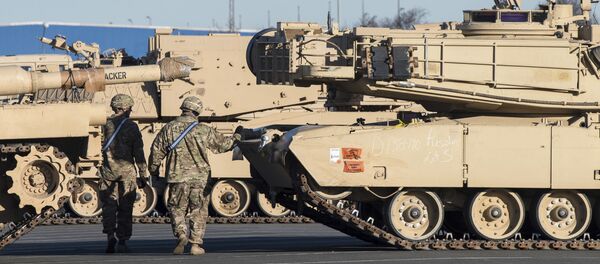 Los tanques estadounidenses en el puerto alemán de Bremerhaven - Sputnik Mundo
