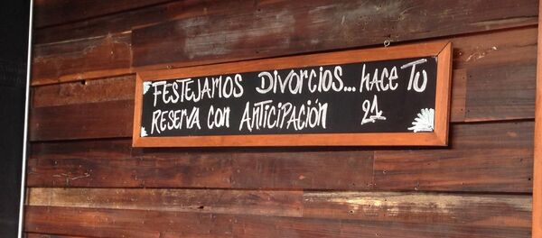Un bar propone festejar divorcios - Sputnik Mundo