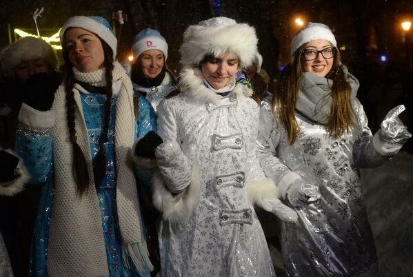 Las Nievecillas toman las calles de Moscú - Sputnik Mundo
