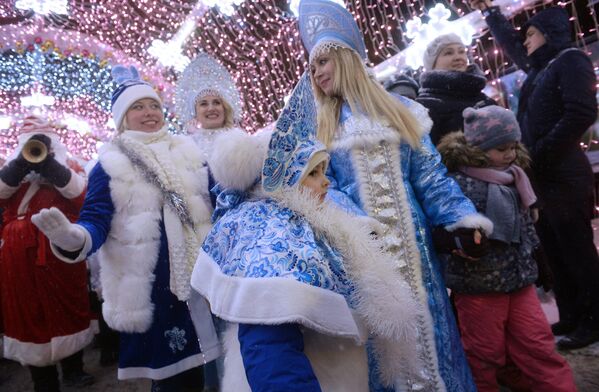 Las Nievecillas toman las calles de Moscú - Sputnik Mundo