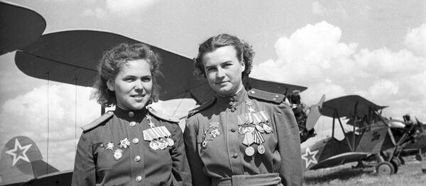 Brujas de la noche Rufina Gásheva y Natalia Meklin - Sputnik Mundo