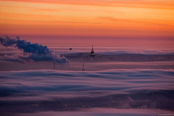 Moscú bajo de las nubes - Sputnik Mundo