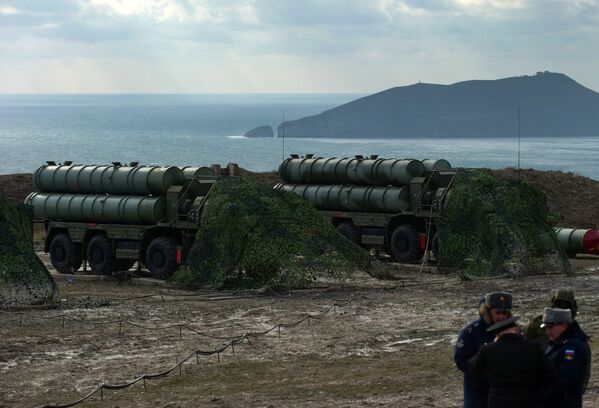 Los sistemas de misiles S-400 en Crimea - Sputnik Mundo