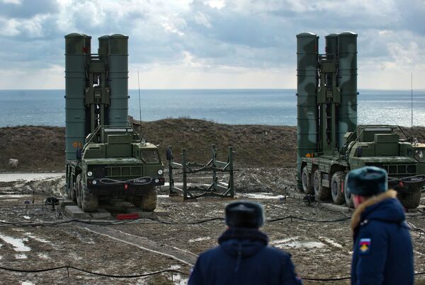 Los sistemas de misiles S-400 en Crimea - Sputnik Mundo
