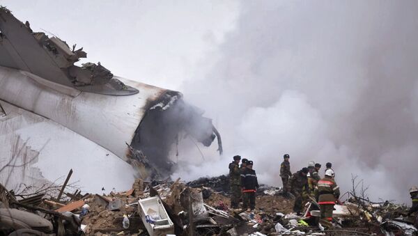 Крушение грузового самолета в Киргизии - Sputnik Mundo