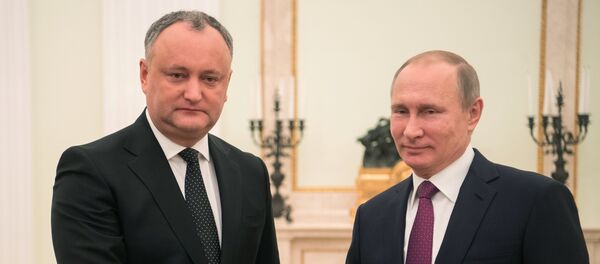 Встреча президента РФ В. Путина с президентом Молдовы И. Додоном - Sputnik Mundo