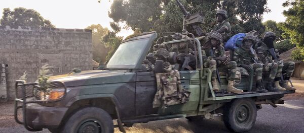 Soldados de Senegal en Gambia - Sputnik Mundo