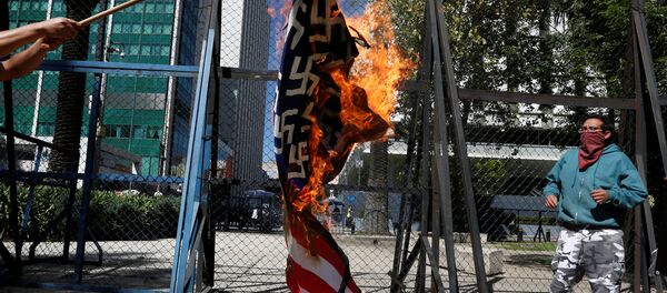 La protesta de mexicanos contra Donald Trump - Sputnik Mundo