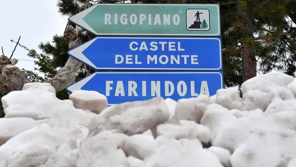 Avalancha de nieve en Farindola - Sputnik Mundo