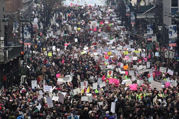 Marcha de las Mujeres en Nueva York en contra del presidente Donald Trump - Sputnik Mundo