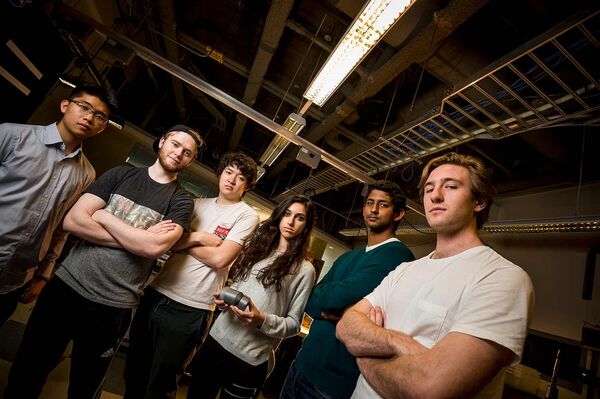 Los estudiantes presentaron un proyecto que supone la producción de cerveza en gravedad cero. - Sputnik Mundo