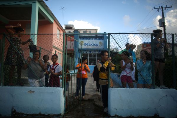 Fuerza mayor contra la capital cubana: inundación en La Habana - Sputnik Mundo
