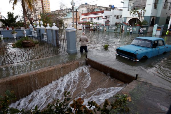 Fuerza mayor contra la capital cubana: inundación en La Habana - Sputnik Mundo