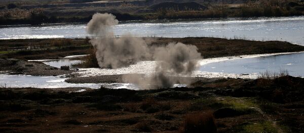 Combates con terroristas de Daesh en las afueras de Mosul - Sputnik Mundo