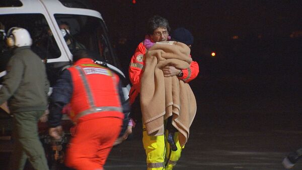 Rescatistas italianos - Sputnik Mundo