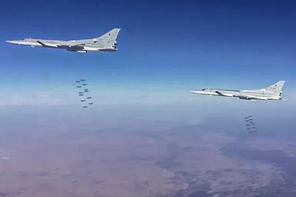 Bombarderos estratégicos rusos atacan posiciones de Daesh Bombarderos estratégicos rusos atacan posiciones de Daesh - Sputnik Mundo