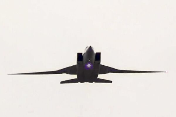 Bombarderos estratégicos rusos atacan posiciones de Daesh - Sputnik Mundo