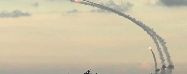 Ships from Russia's Caspian Flotilla launching Kalibr-NK cruise missiles against Daesh targets in Syria. File photo - Sputnik Mundo